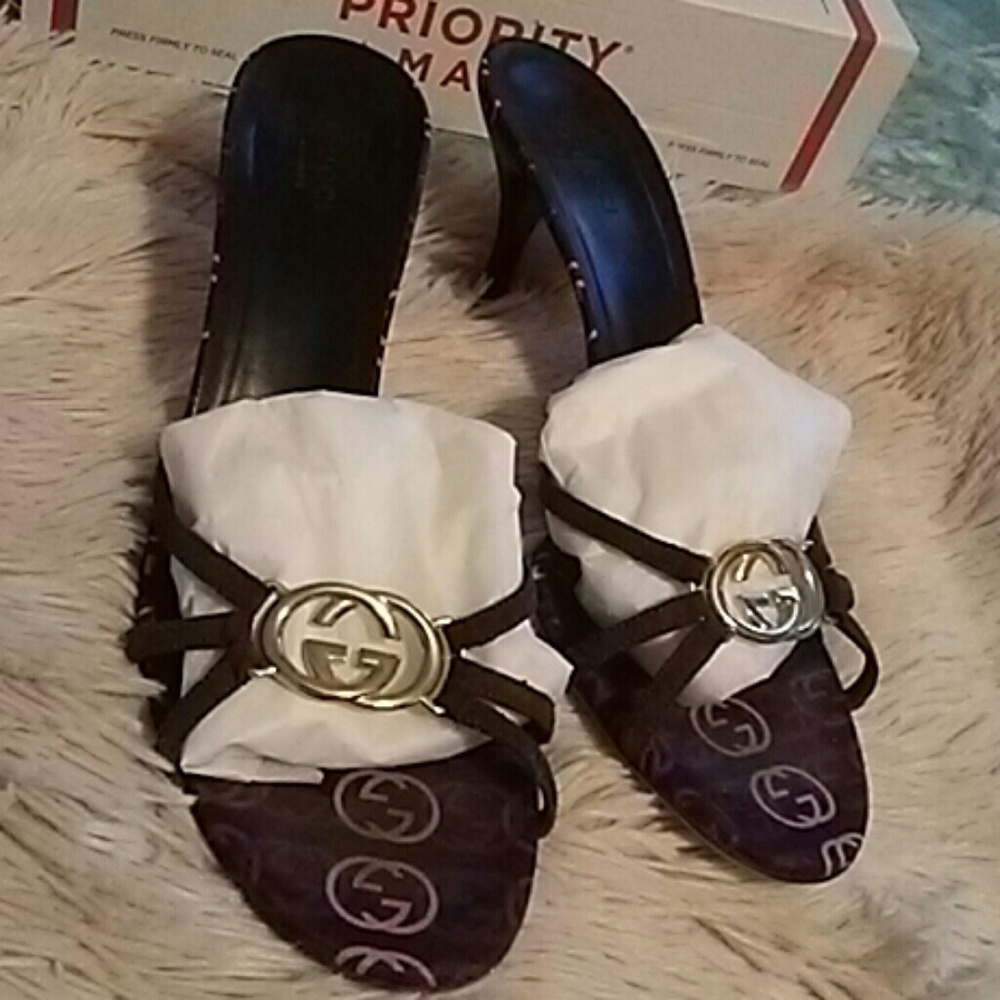 Gucci open toe monogram sandal size 9.5B